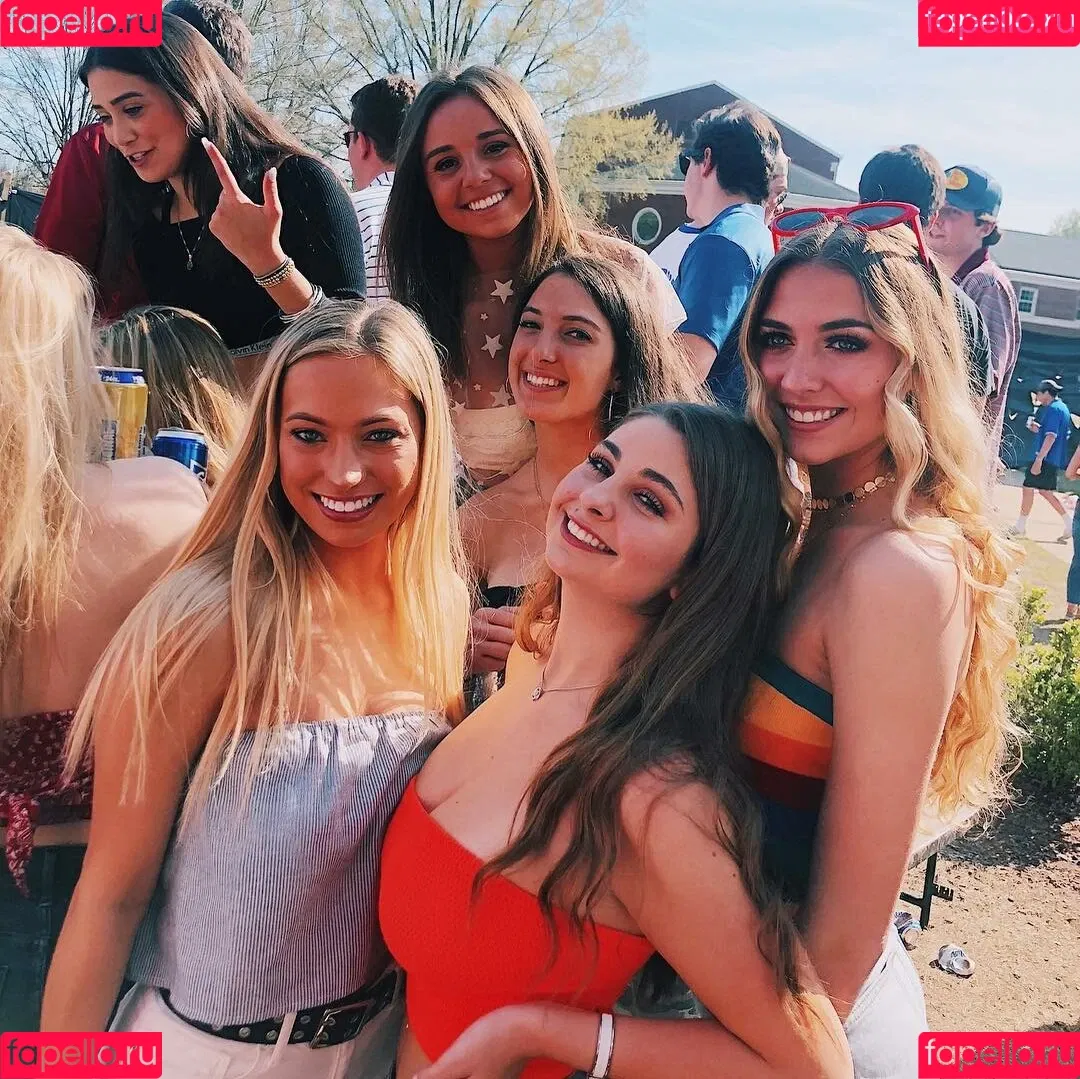 Corrina M Onlyfans Photo Gallery 