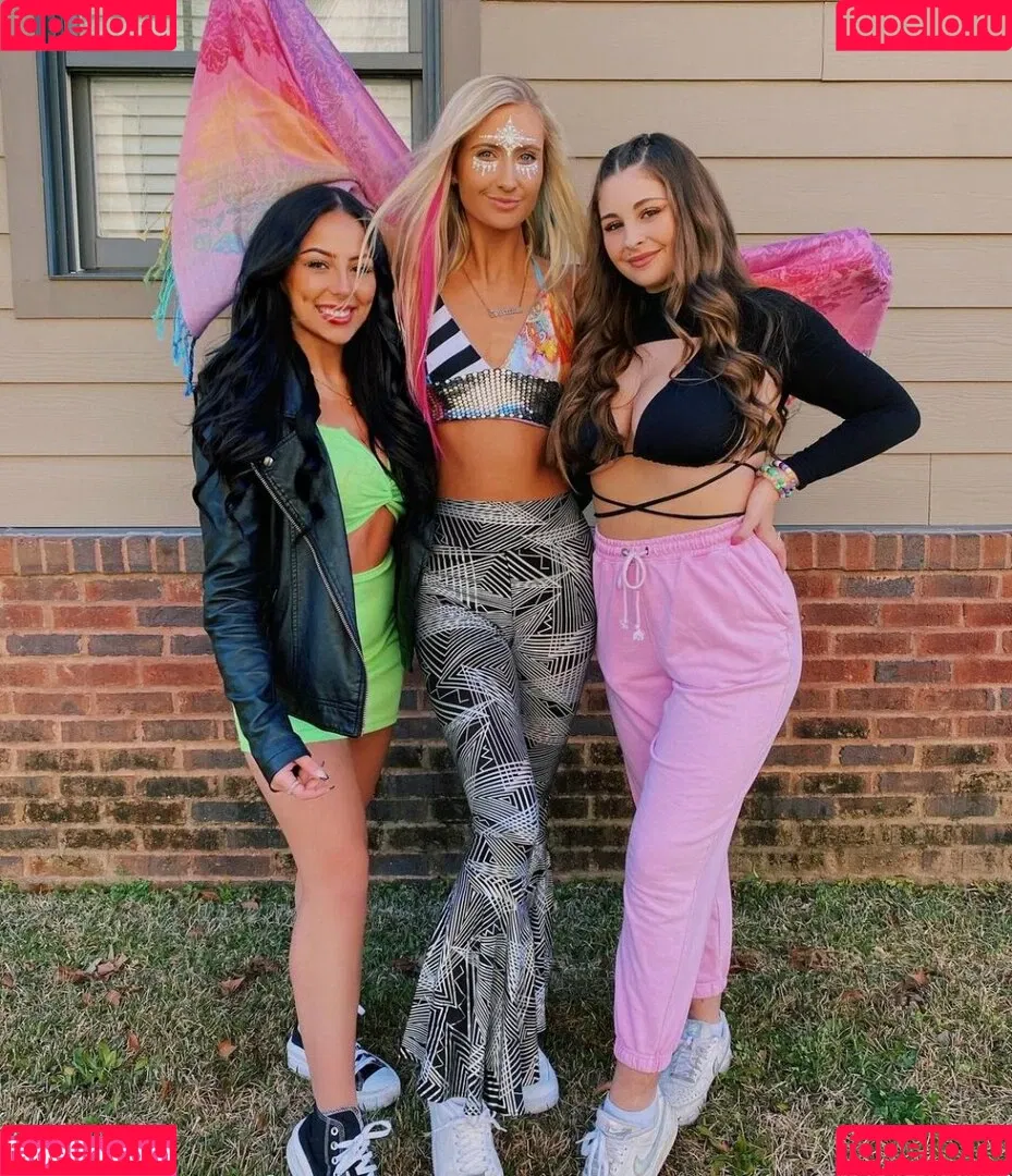 Corrina M Onlyfans Photo Gallery 