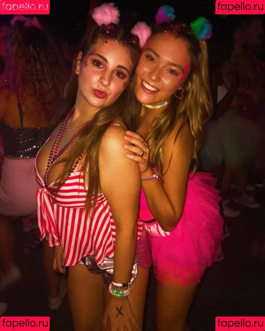 Corrina M Onlyfans Photo Gallery 