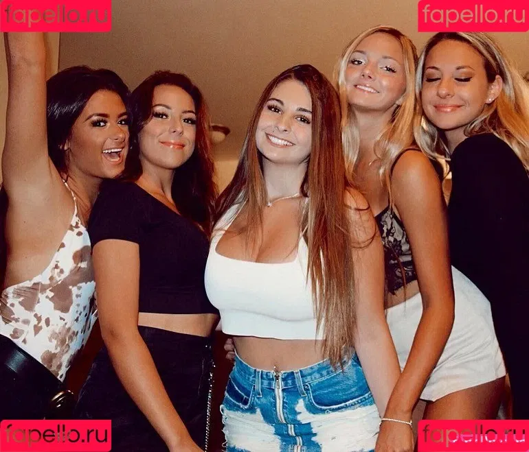 Corrina M Onlyfans Photo Gallery 