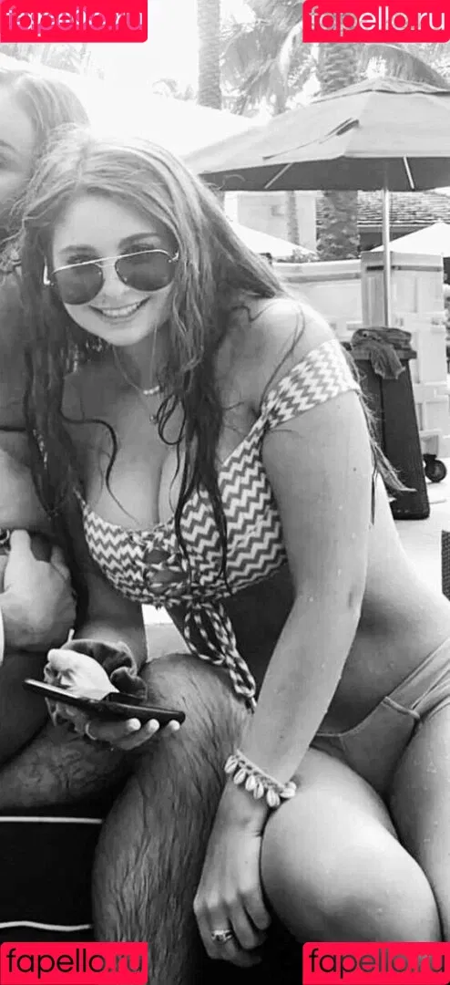 Corrina M Onlyfans Photo Gallery 