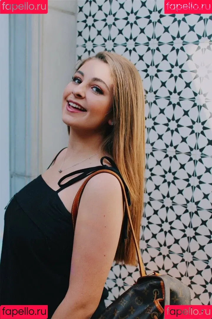 Corrina M Onlyfans Photo Gallery 