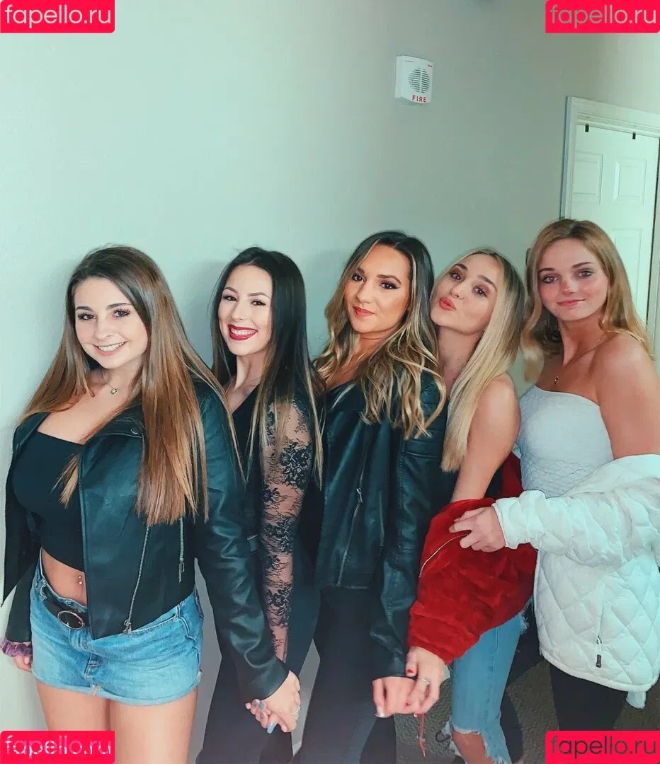 Corrina M Onlyfans Photo Gallery 
