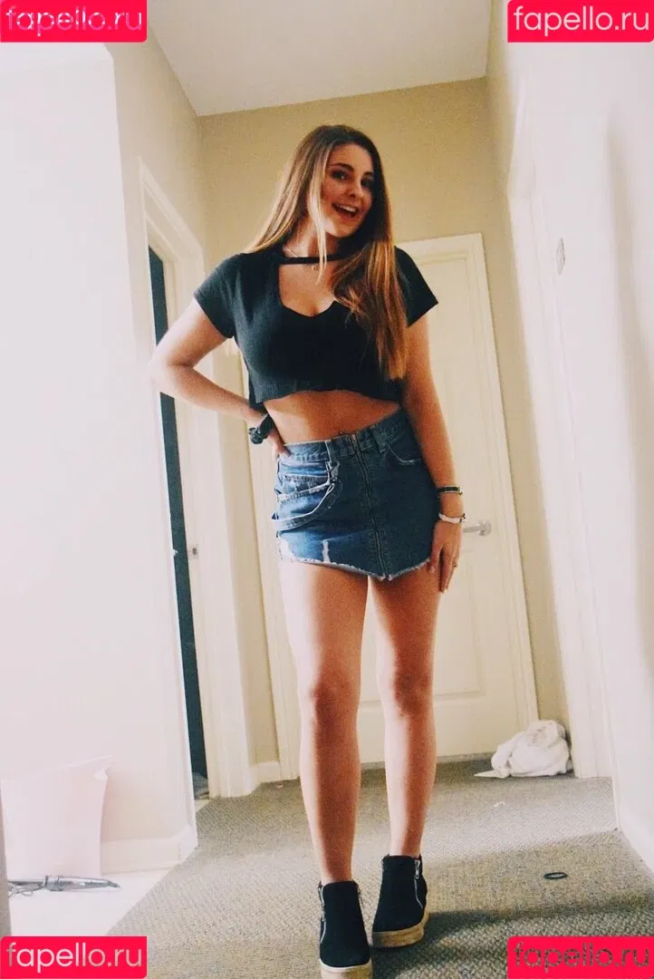 Corrina M Onlyfans Photo Gallery 