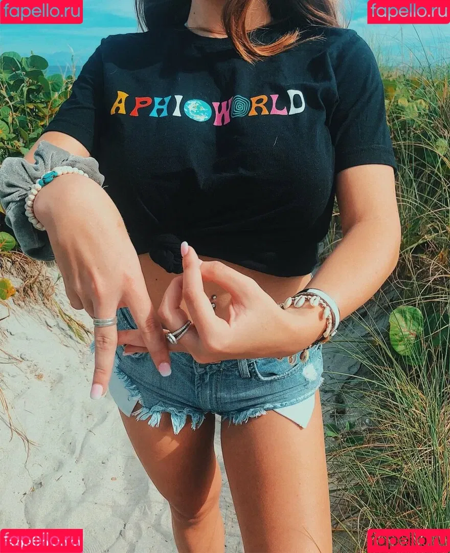 Corrina M Onlyfans Photo Gallery 