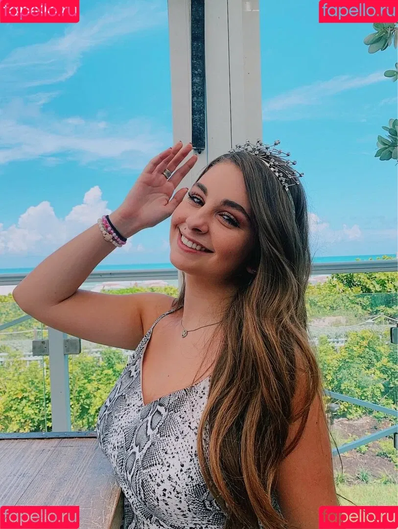 Corrina M Onlyfans Photo Gallery 