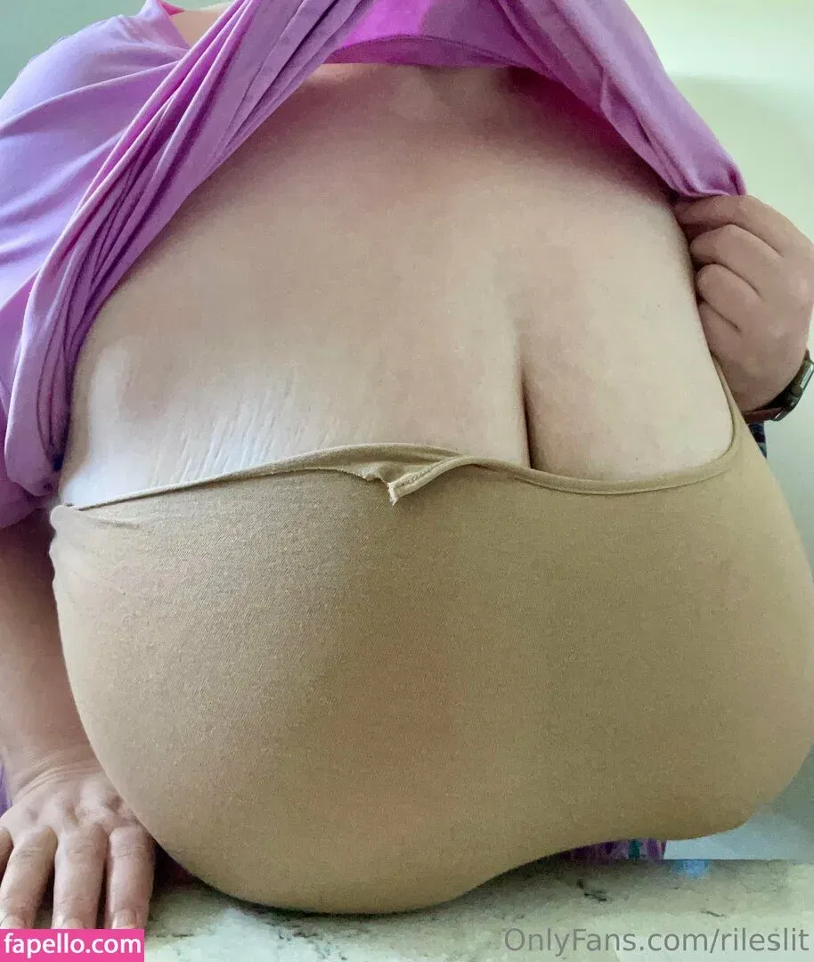 Rileslit Onlyfans Photo Gallery 
