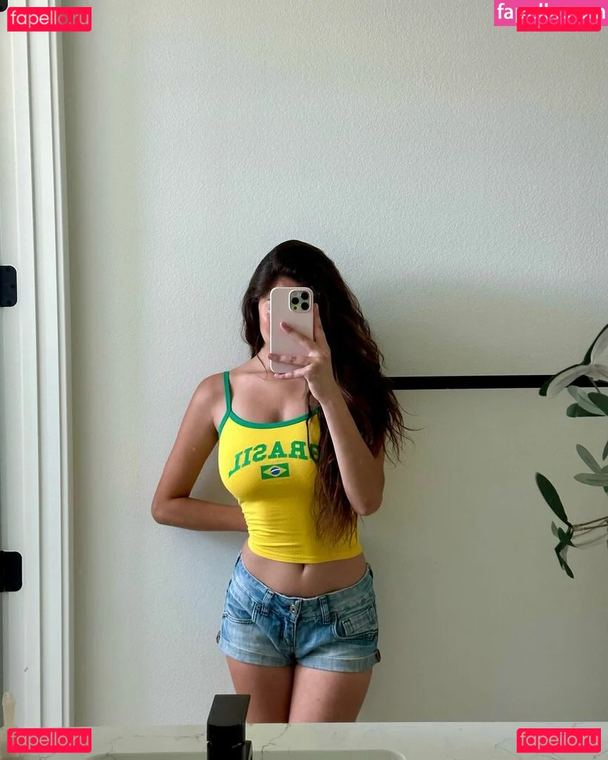 Desiree Flores Onlyfans Photo Gallery 