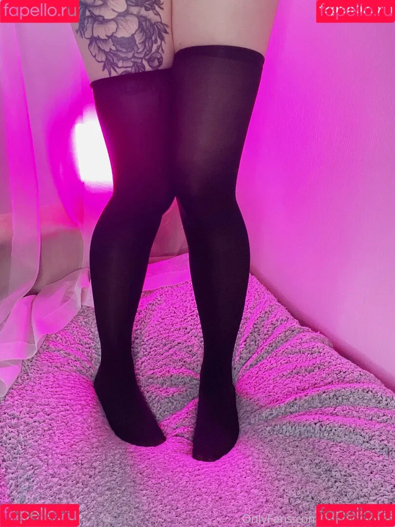 MintyMiyako Onlyfans Photo Gallery 