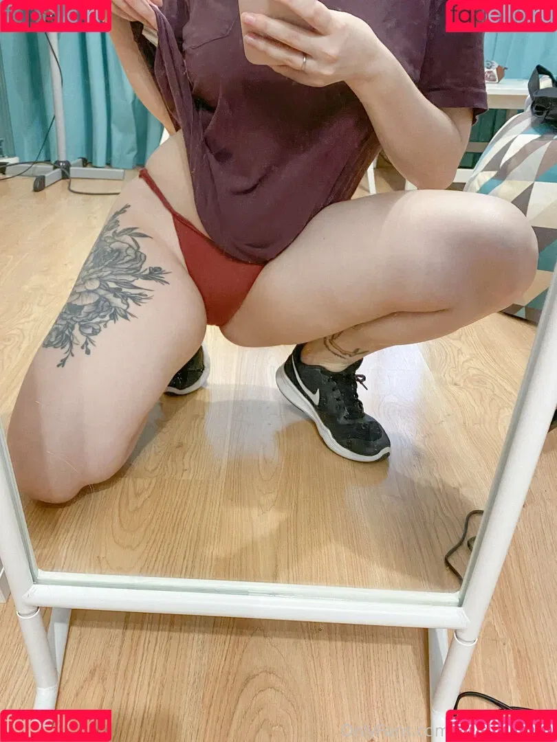 MintyMiyako Onlyfans Photo Gallery 