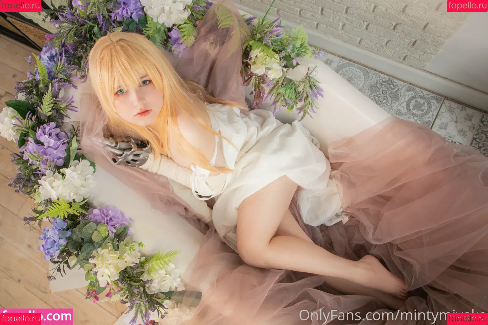 MintyMiyako Onlyfans Photo Gallery 