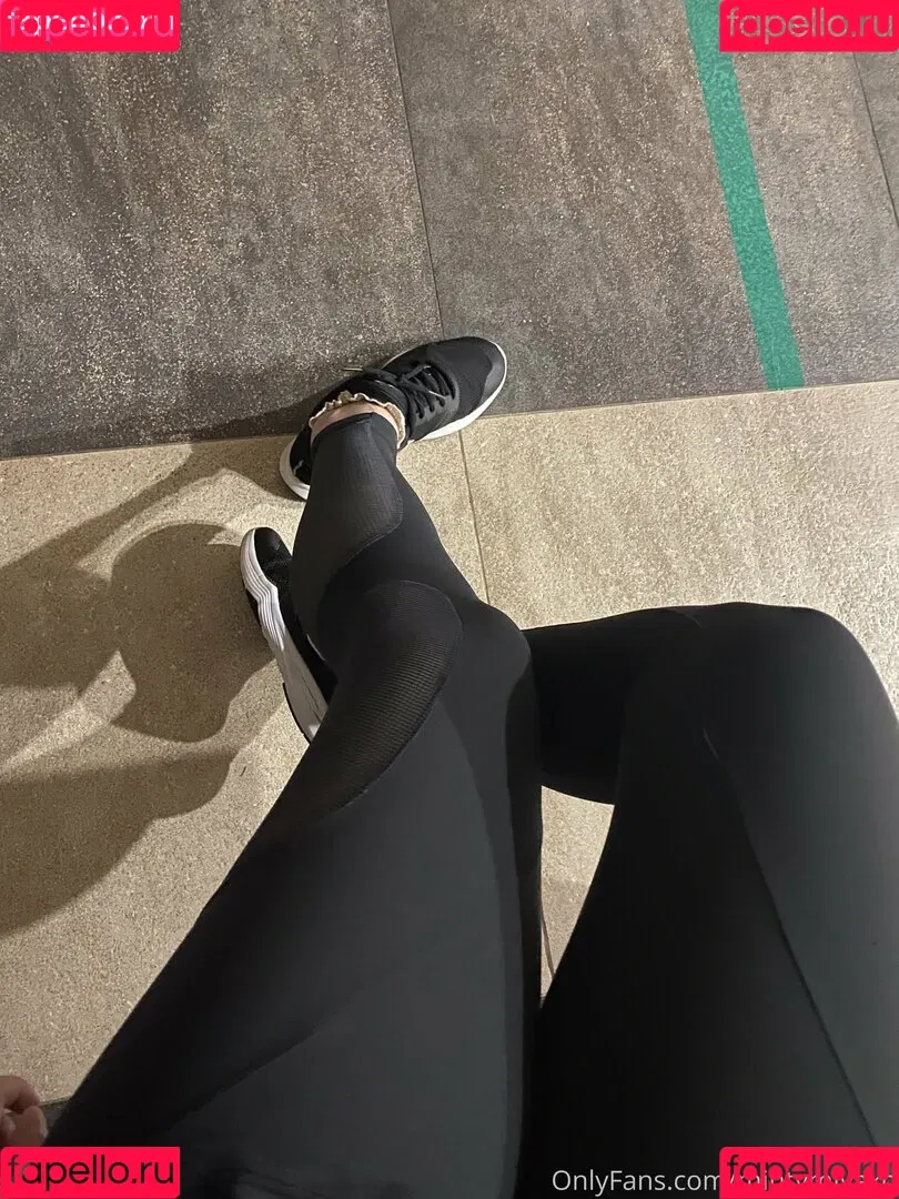 MintyMiyako Onlyfans Photo Gallery 