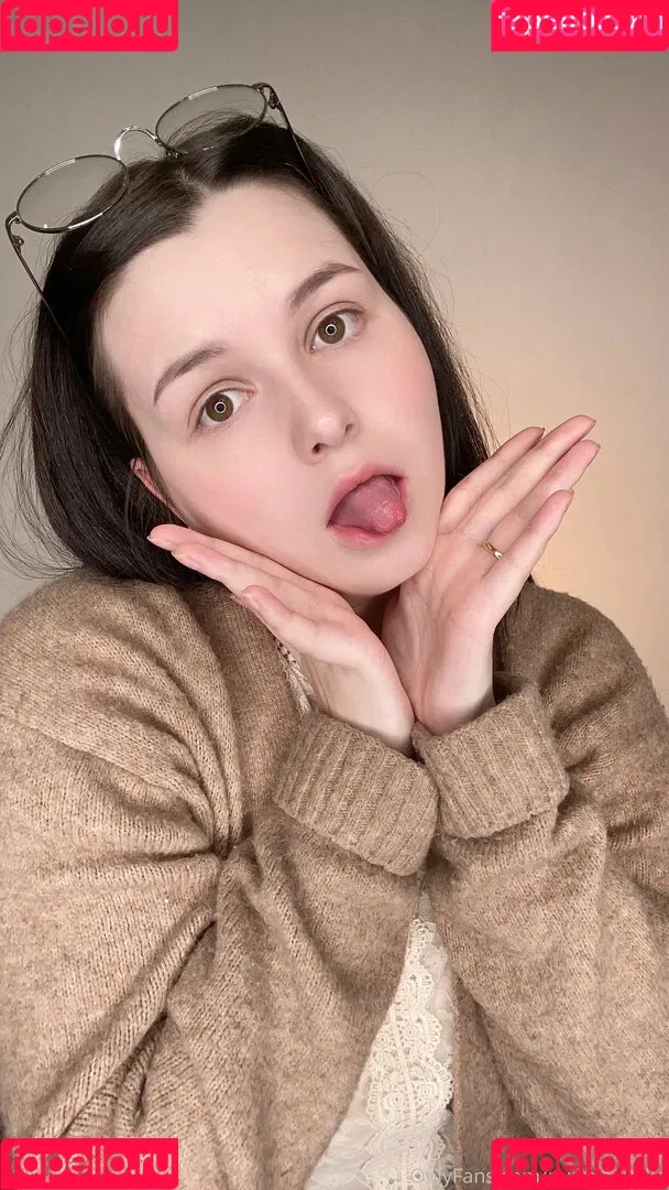 MintyMiyako Onlyfans Photo Gallery 
