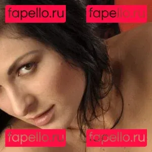 corinnakopf Onlyfans Photo Gallery 