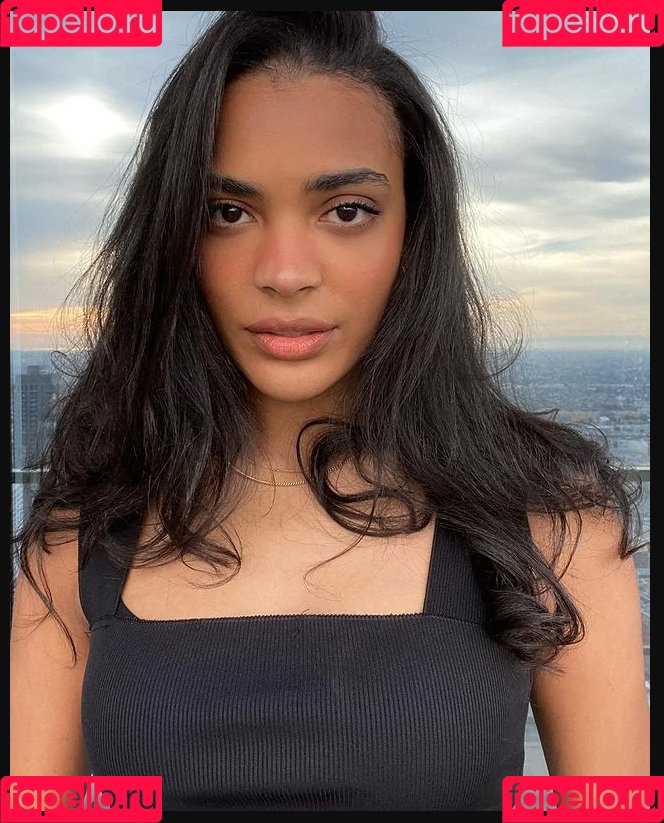 corinnakopf Onlyfans Photo Gallery 