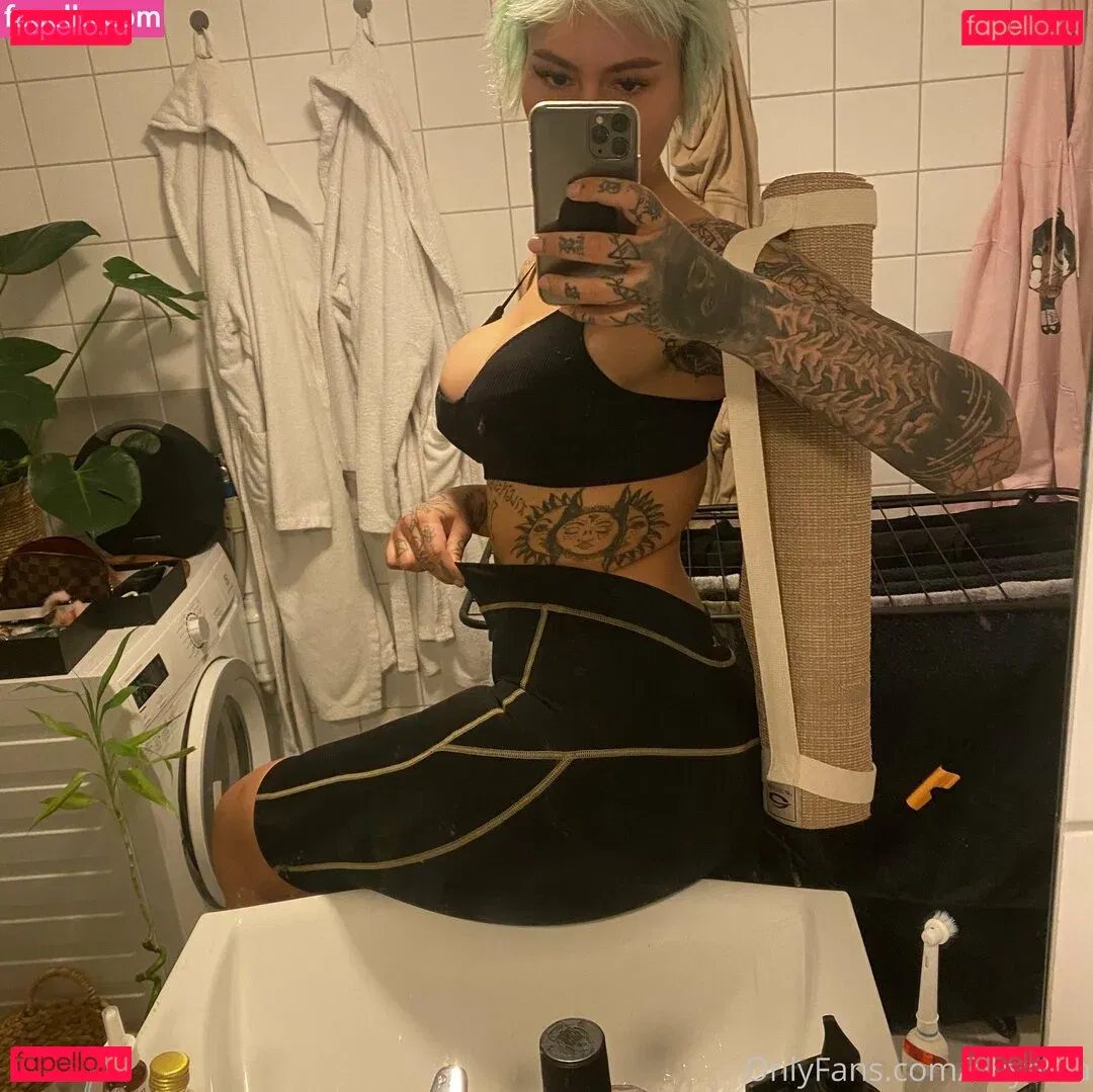 bbyekra Onlyfans Photo Gallery 