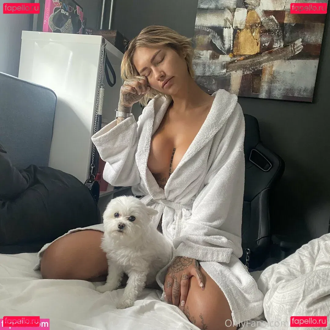 bbyekra Onlyfans Photo Gallery 