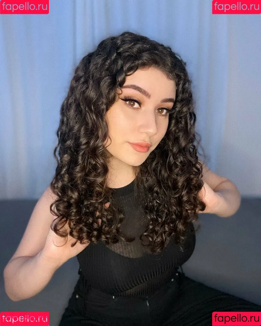 Yazzi Onlyfans Photo Gallery 
