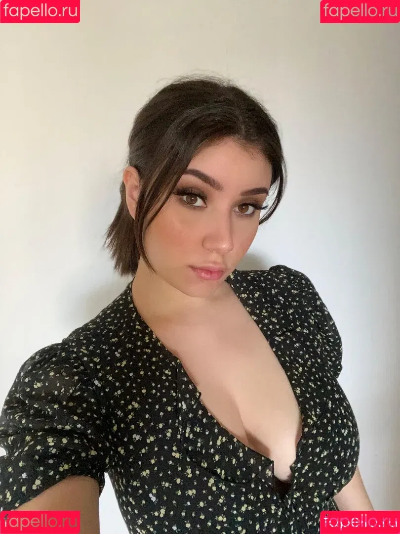 Yazzi Onlyfans Photo Gallery 