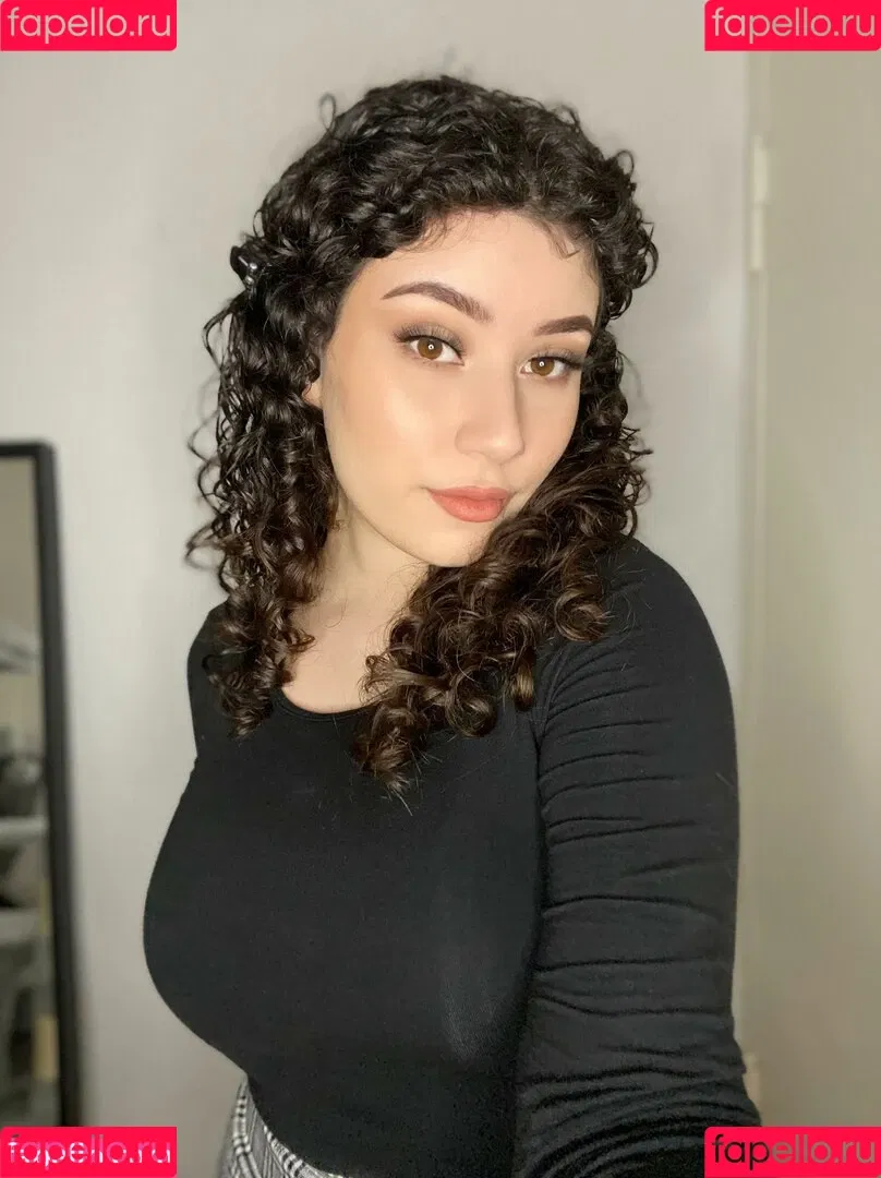Yazzi Onlyfans Photo Gallery 