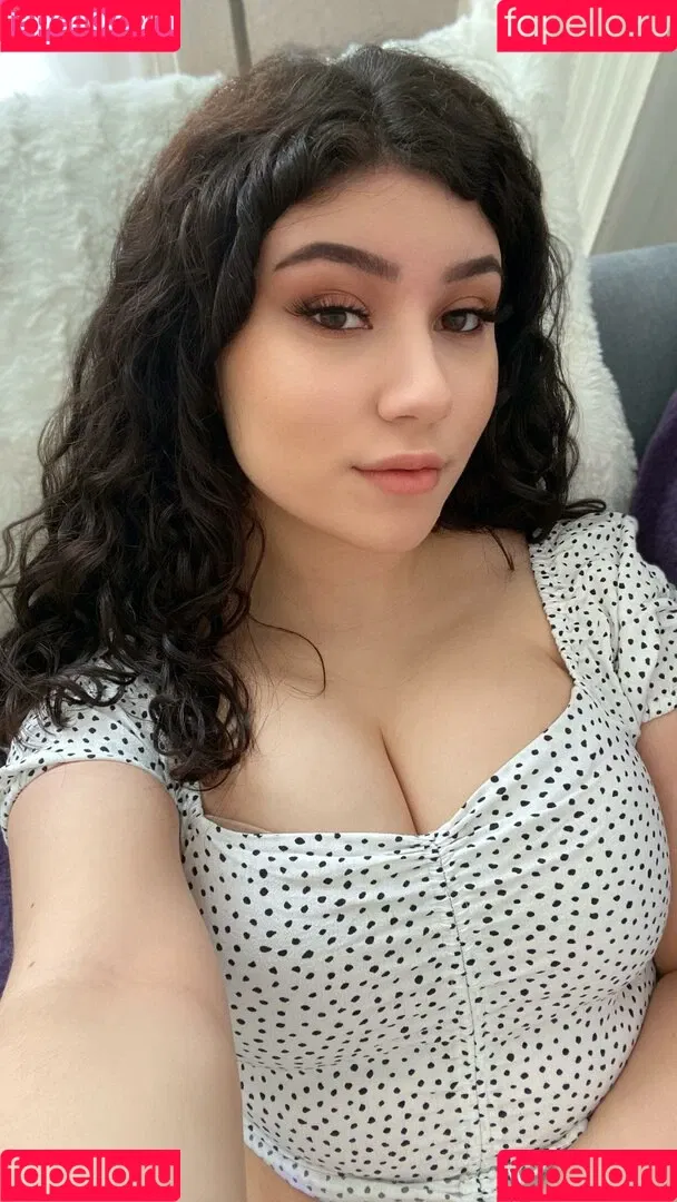 Yazzi Onlyfans Photo Gallery 