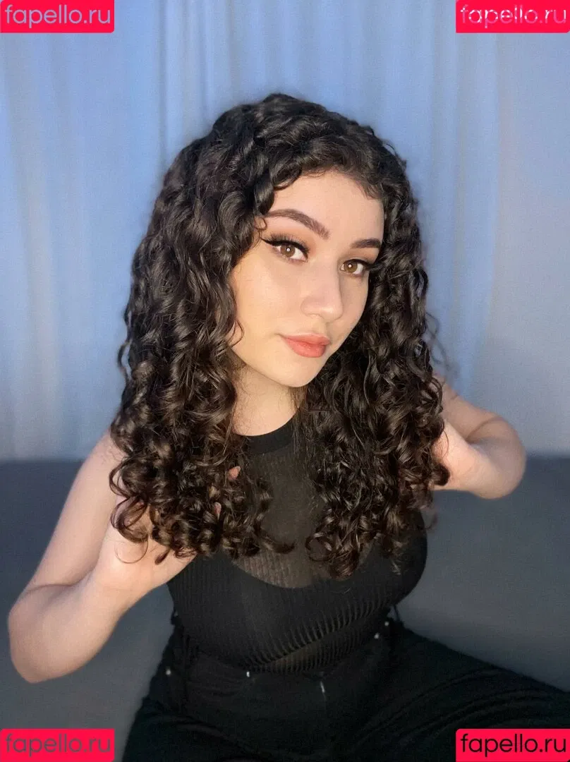 Yazzi Onlyfans Photo Gallery 