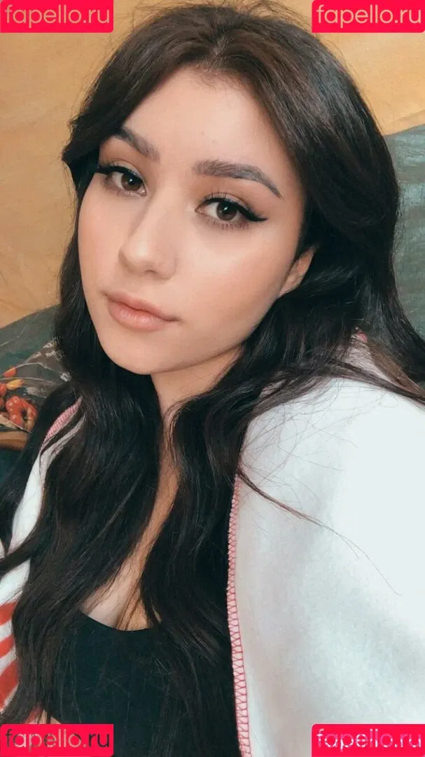 Yazzi Onlyfans Photo Gallery 