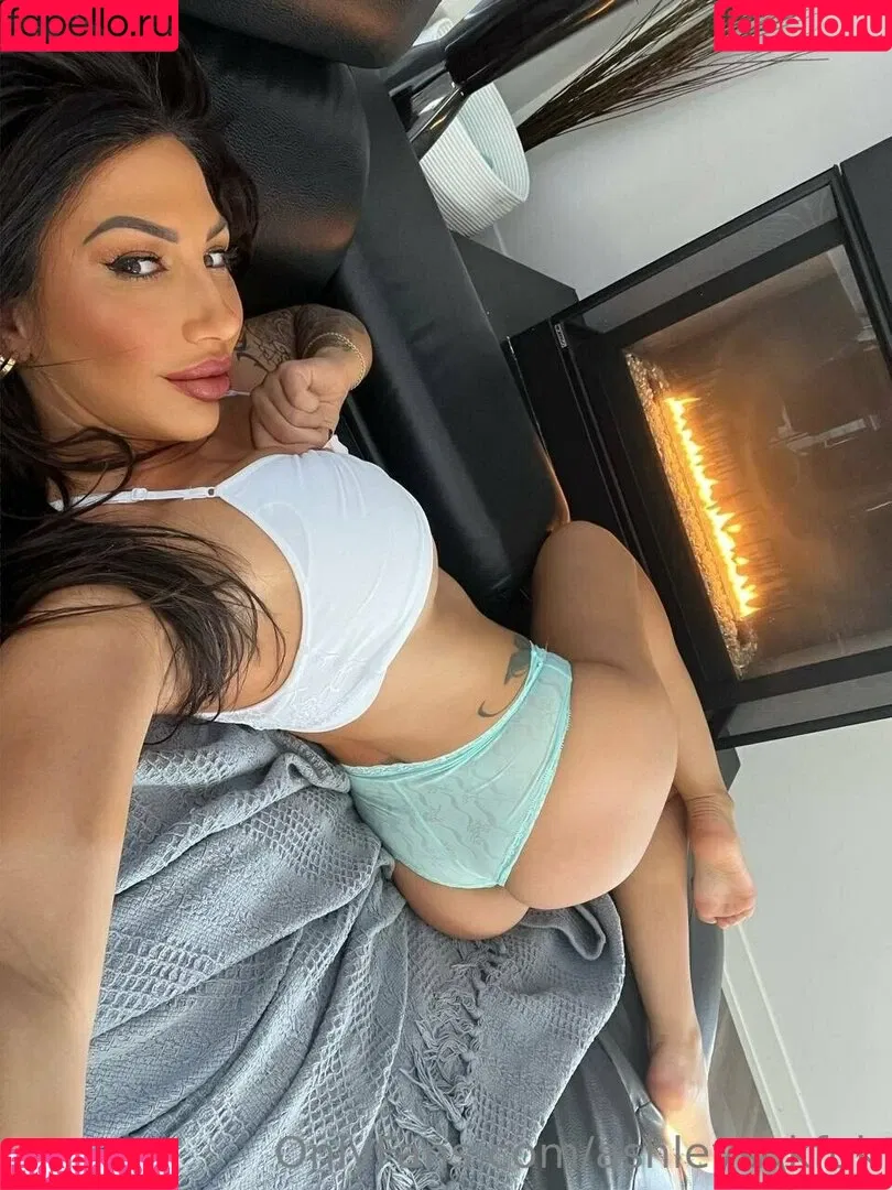 ashleysukfuk Onlyfans Photo Gallery 