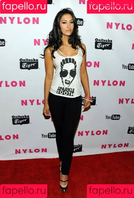 Janina Gavankar Onlyfans Photo Gallery 