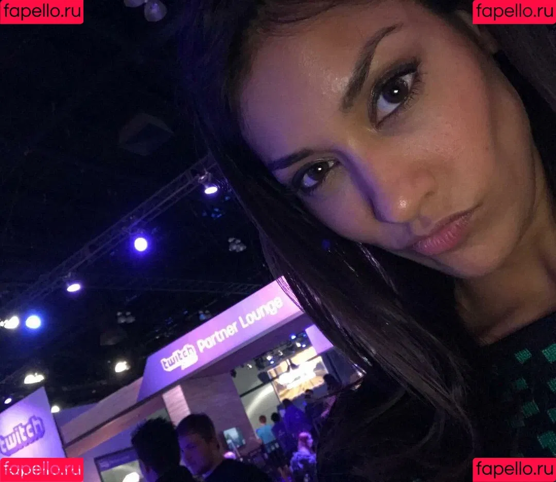 Janina Gavankar Onlyfans Photo Gallery 