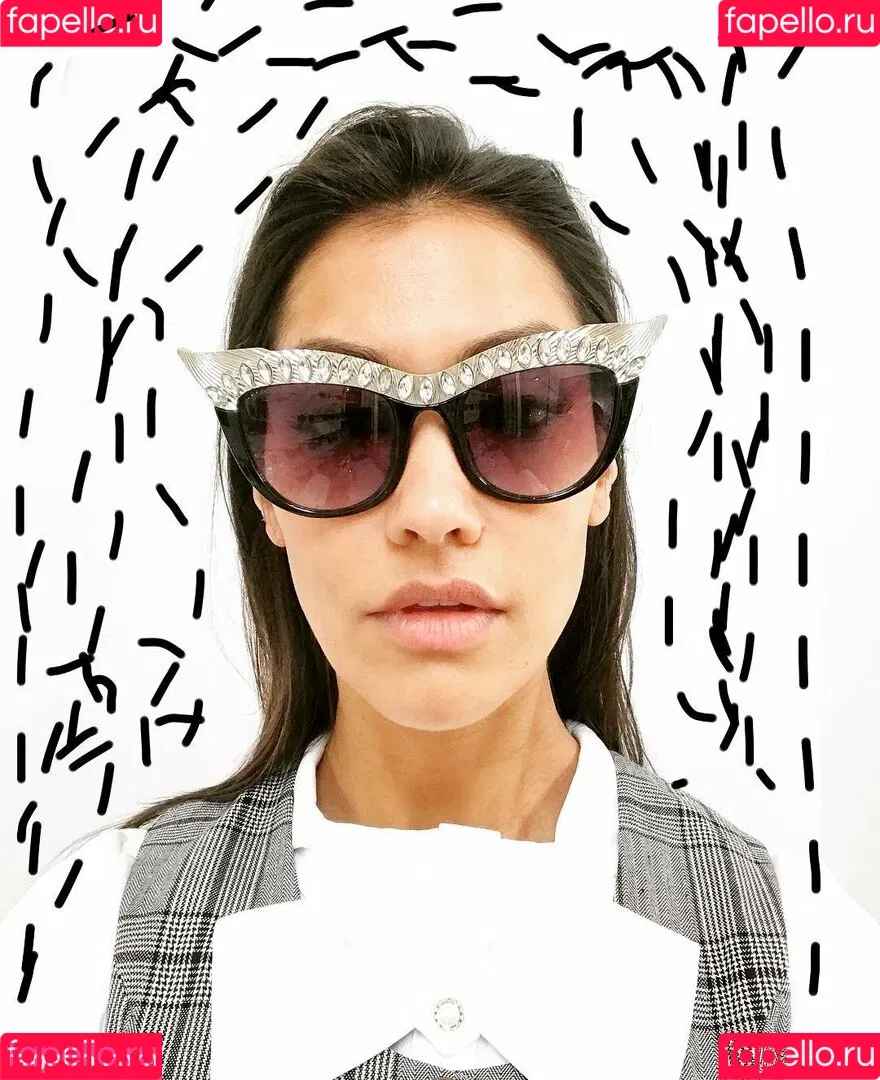 Janina Gavankar Onlyfans Photo Gallery 