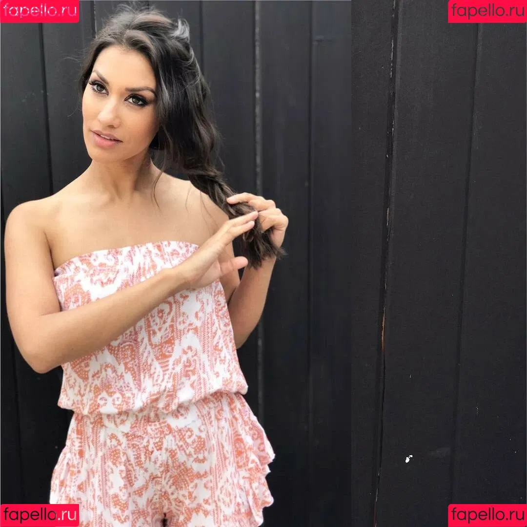 Janina Gavankar Onlyfans Photo Gallery 