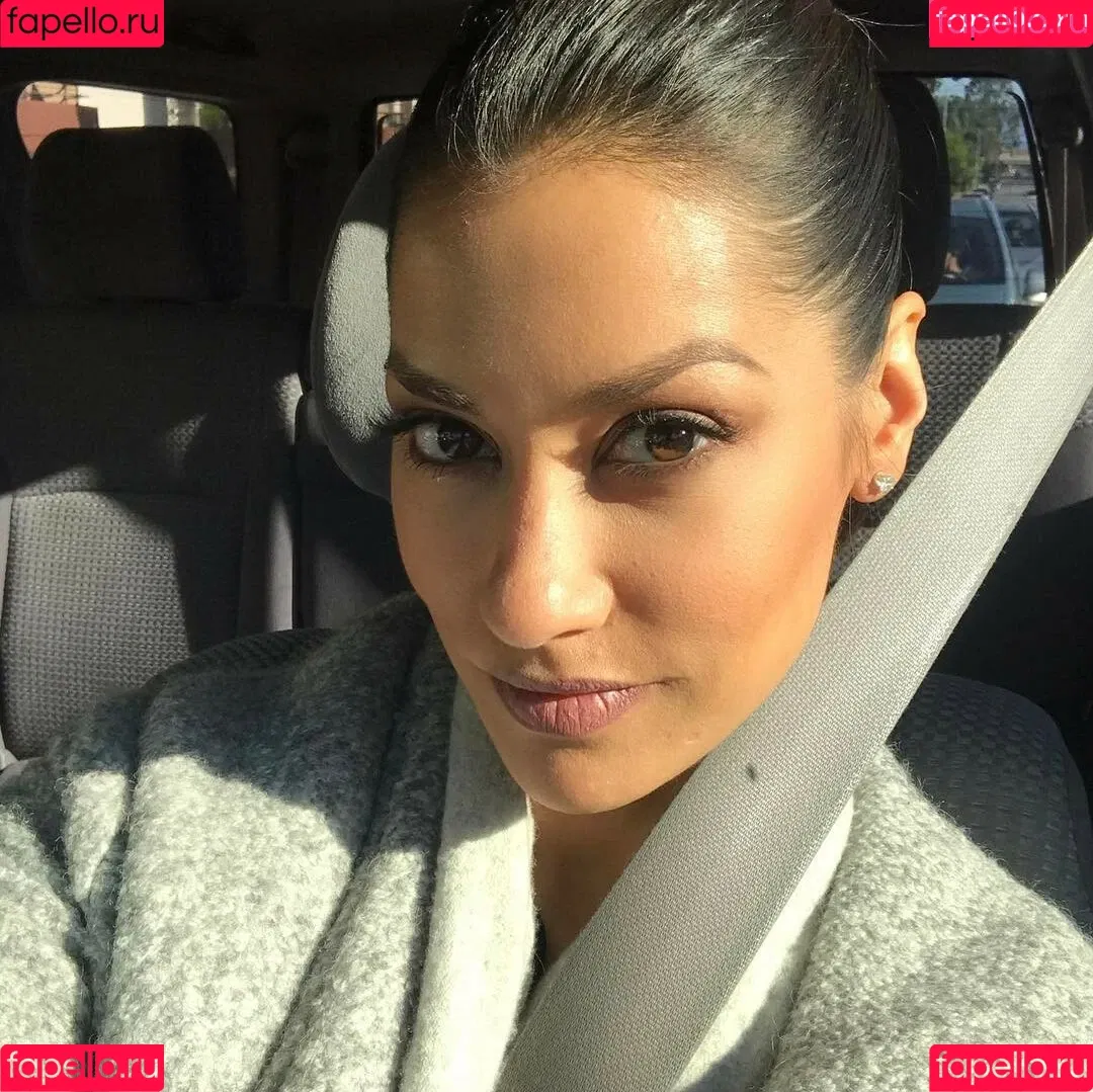 Janina Gavankar Onlyfans Photo Gallery 