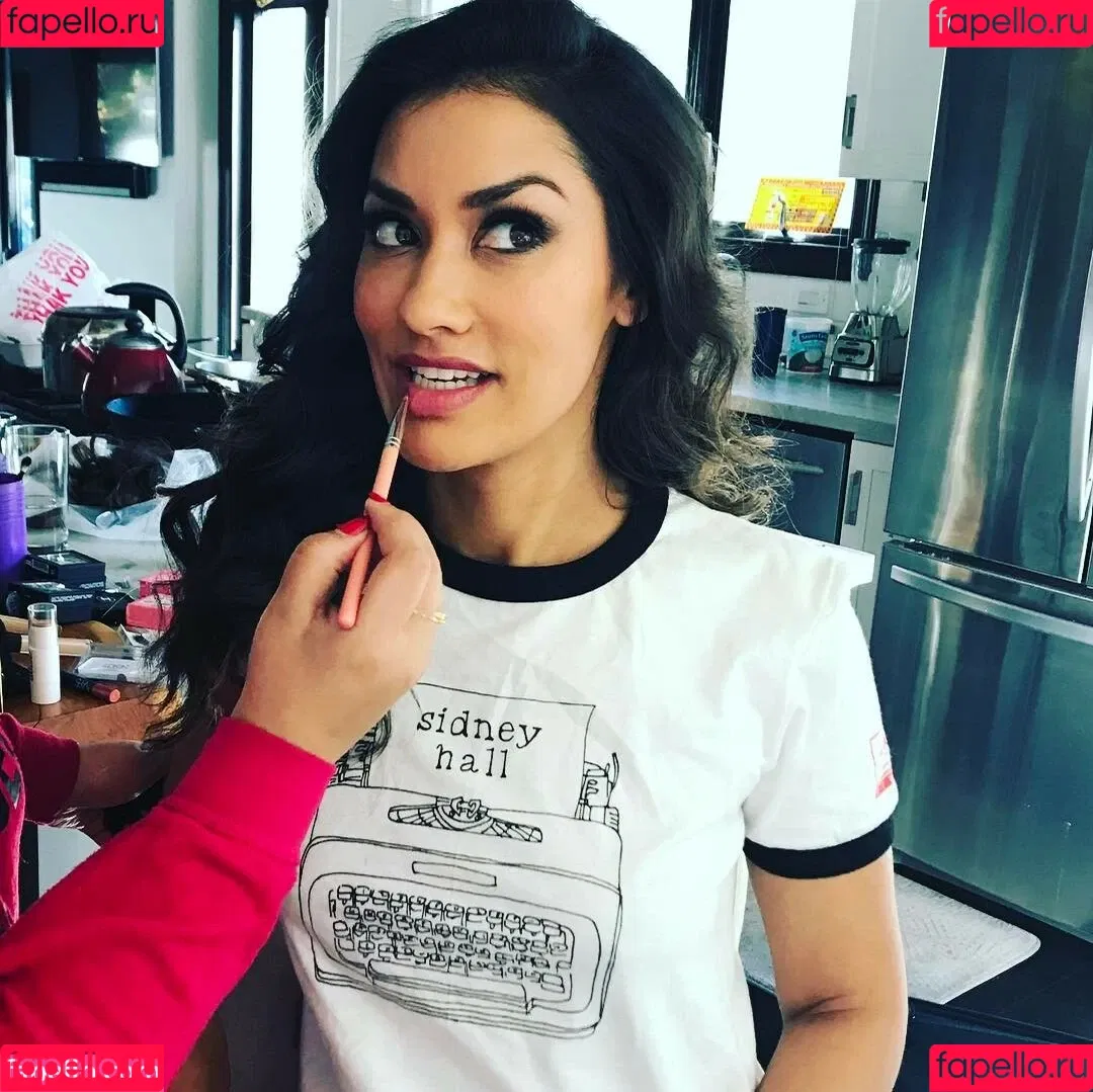 Janina Gavankar Onlyfans Photo Gallery 