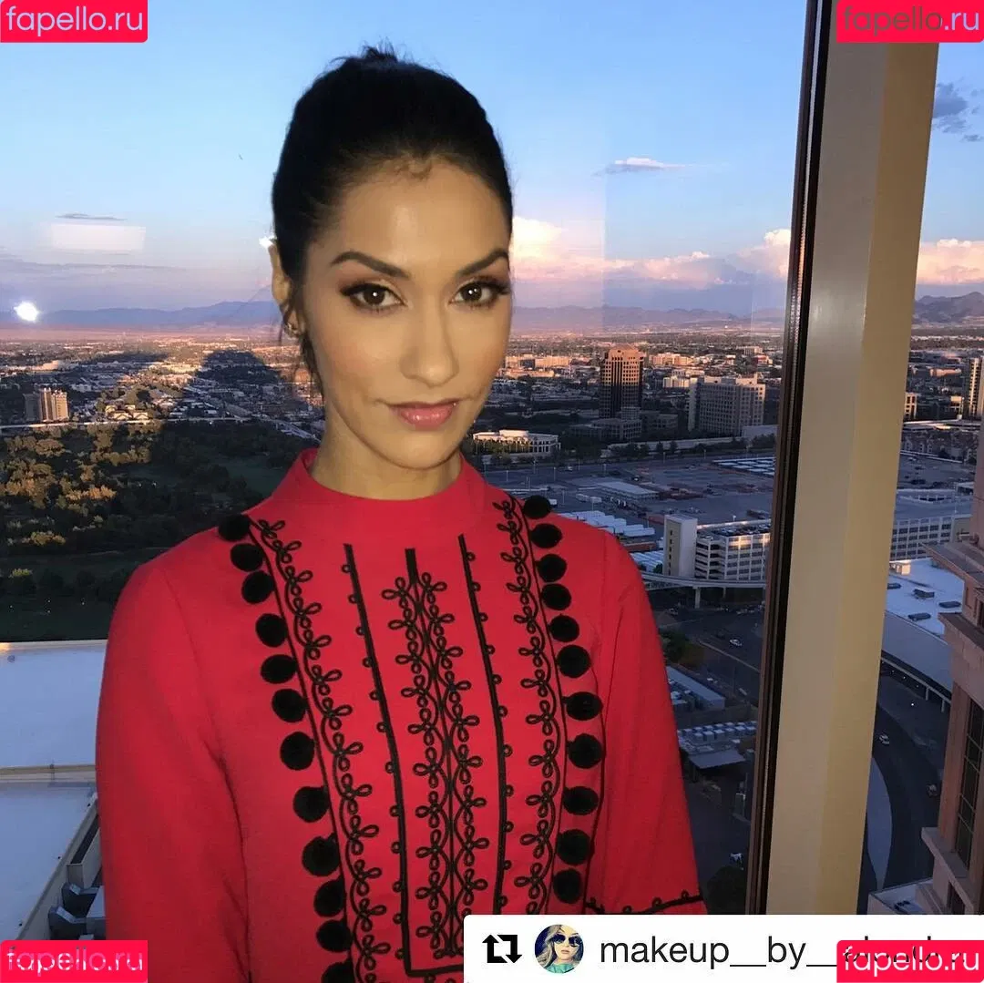 Janina Gavankar Onlyfans Photo Gallery 