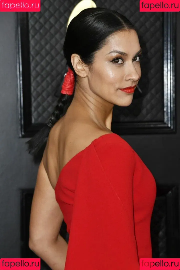 Janina Gavankar Onlyfans Photo Gallery 