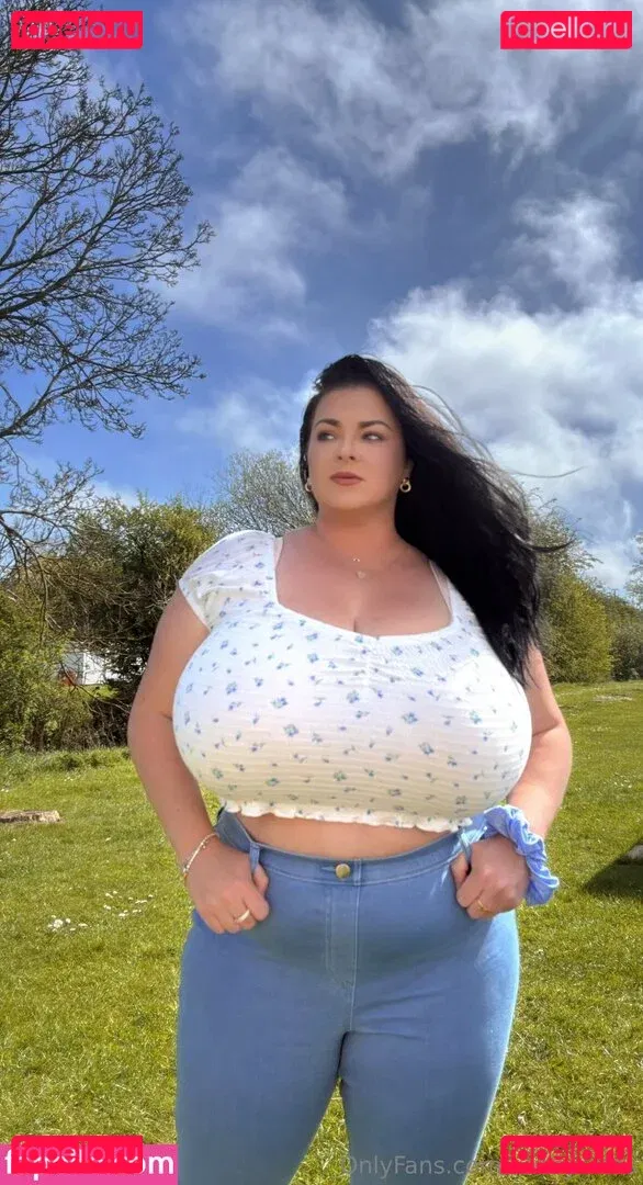 karlajames Onlyfans Photo Gallery 