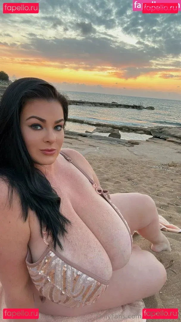 karlajames Onlyfans Photo Gallery 