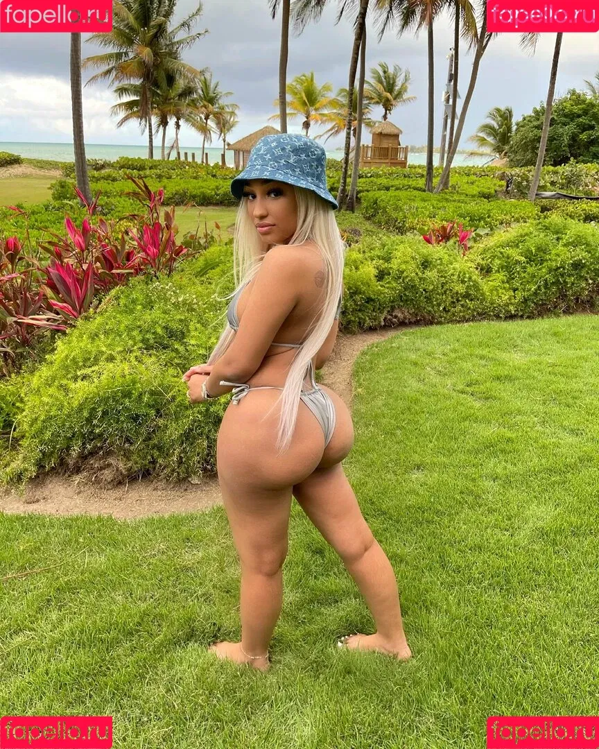 Ella Bandz Onlyfans Photo Gallery 