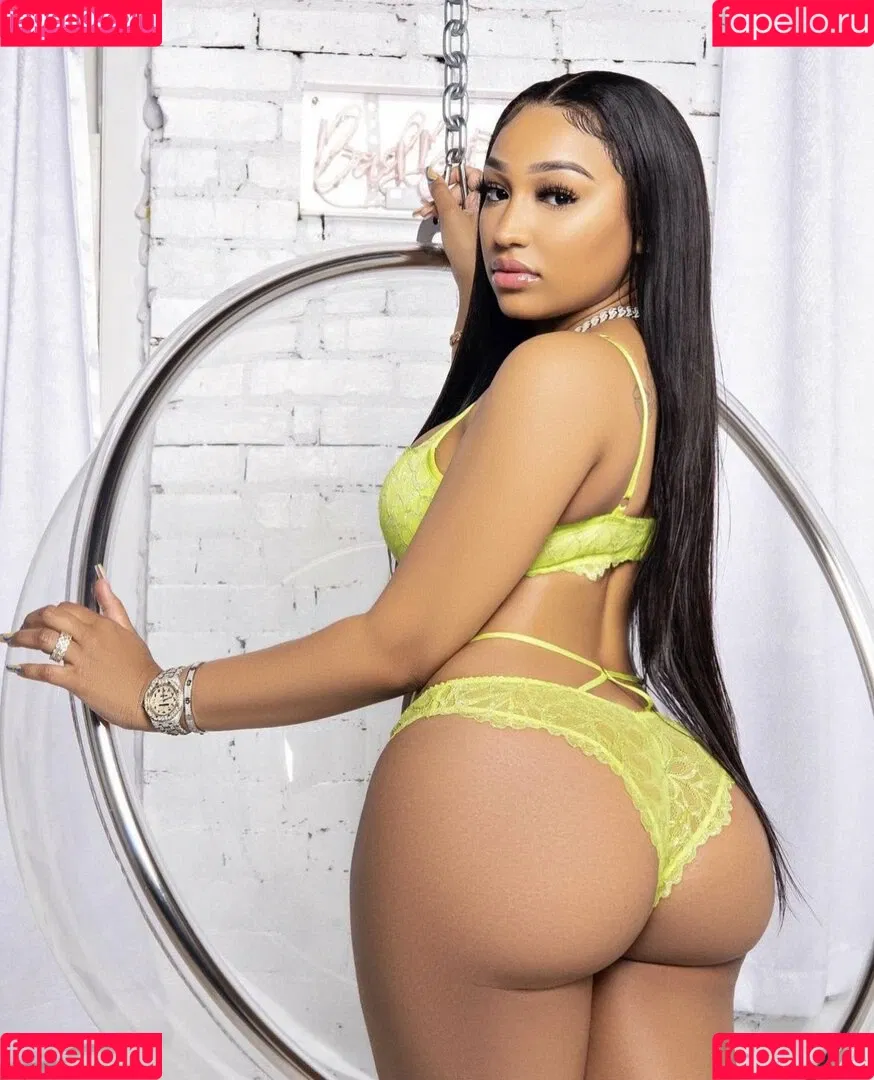 Ella Bandz Onlyfans Photo Gallery 