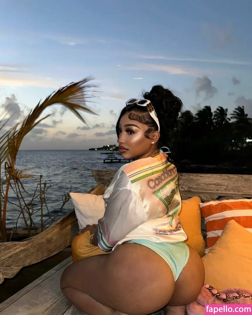 Ella Bandz Onlyfans Photo Gallery 