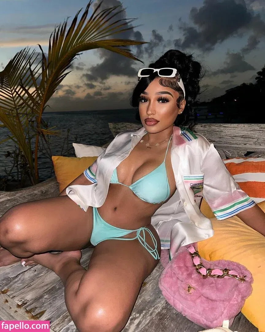 Ella Bandz Onlyfans Photo Gallery 