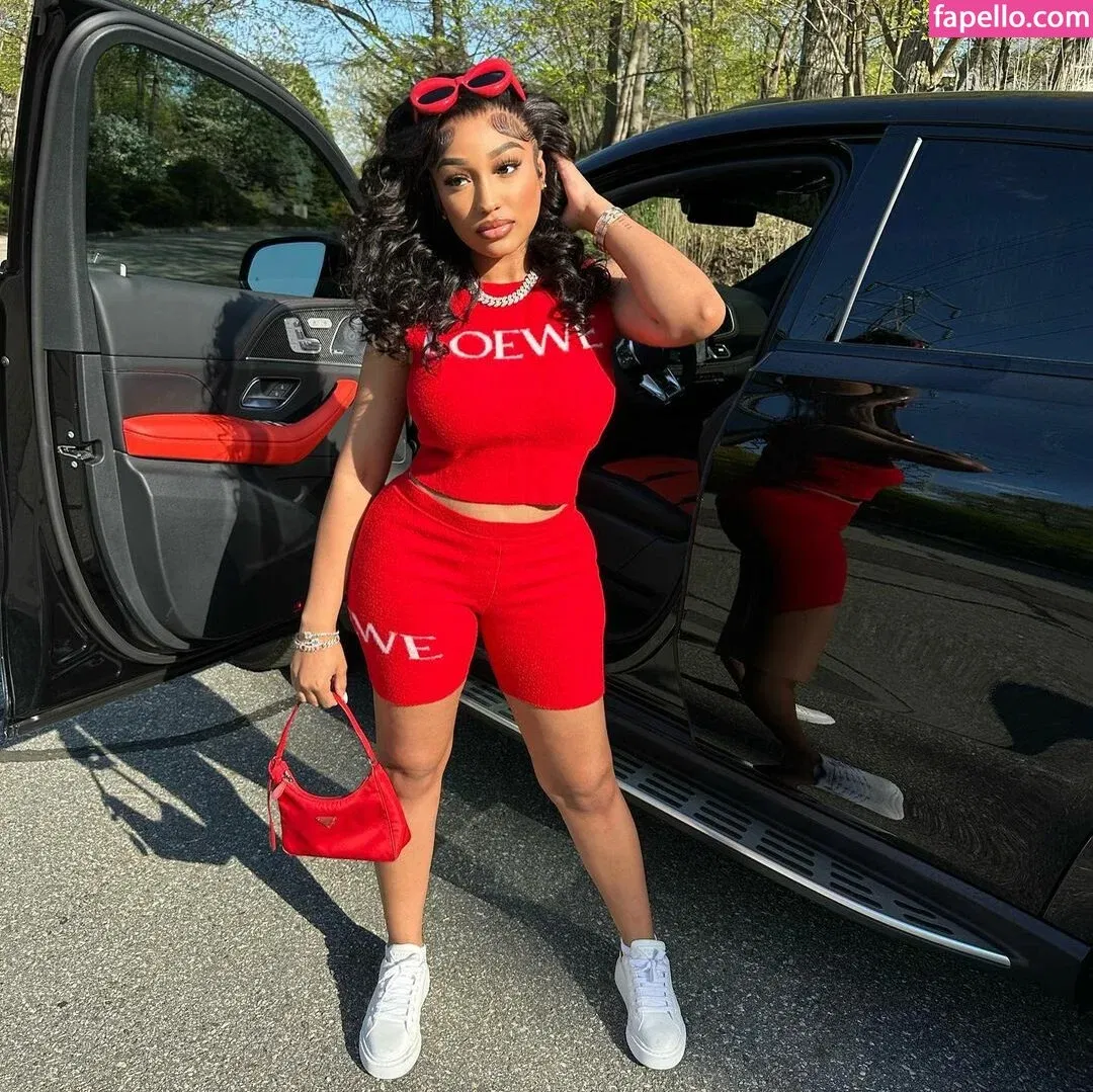 Ella Bandz Onlyfans Photo Gallery 