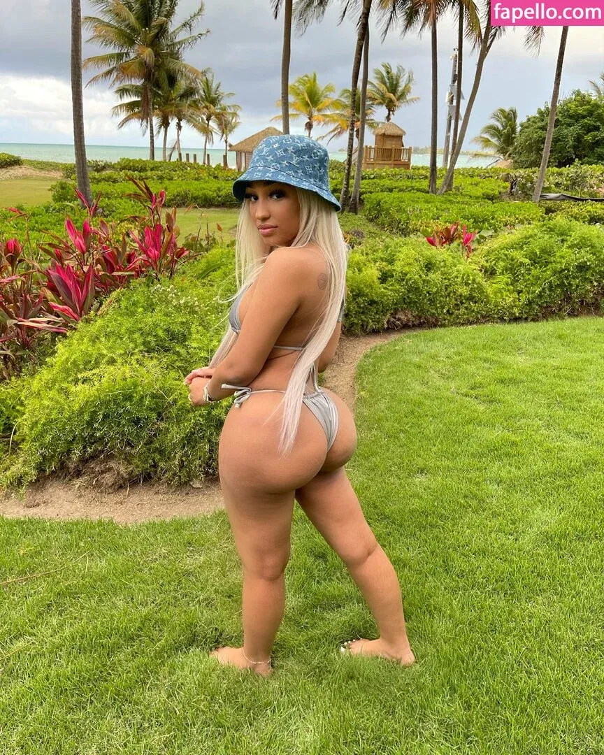 Ella Bandz Onlyfans Photo Gallery 