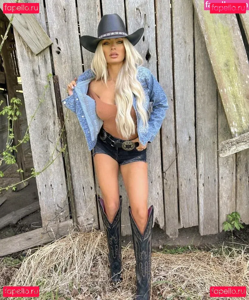 Holly Stocks Onlyfans Photo Gallery 