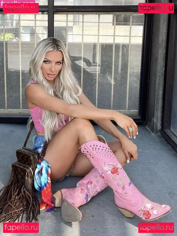 Holly Stocks Onlyfans Photo Gallery 