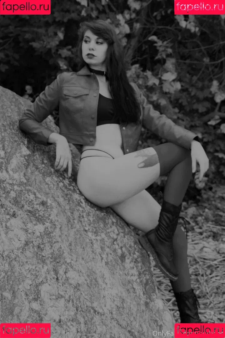 yubaba_yaga Onlyfans Photo Gallery 