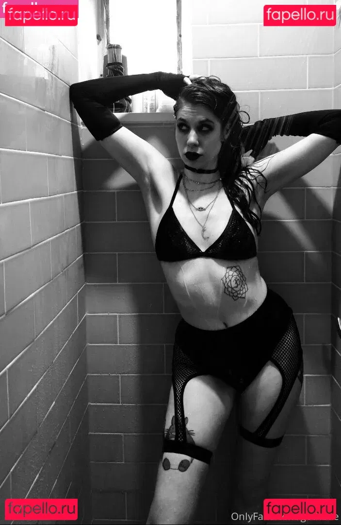 yubaba_yaga Onlyfans Photo Gallery 