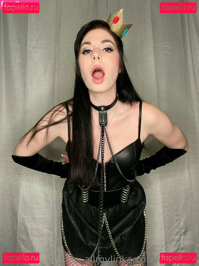 yubaba_yaga Onlyfans Photo Gallery 