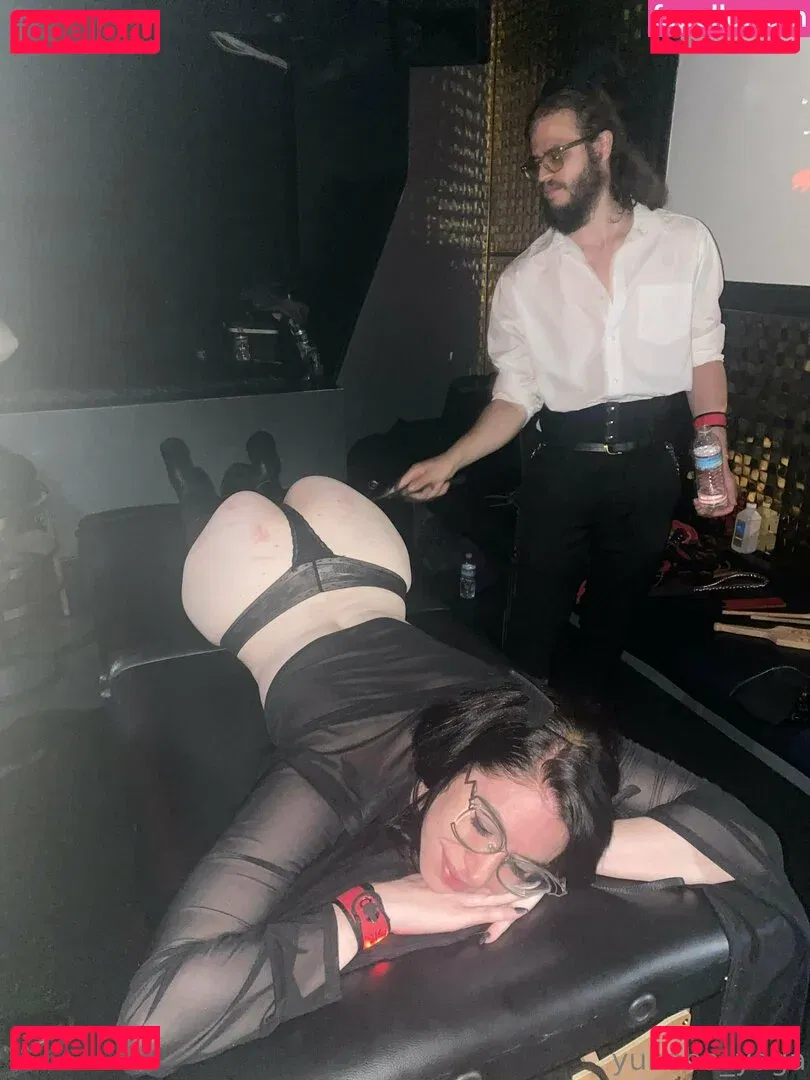 yubaba_yaga Onlyfans Photo Gallery 